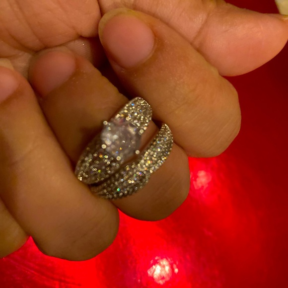 Ring - Picture 2 of 3